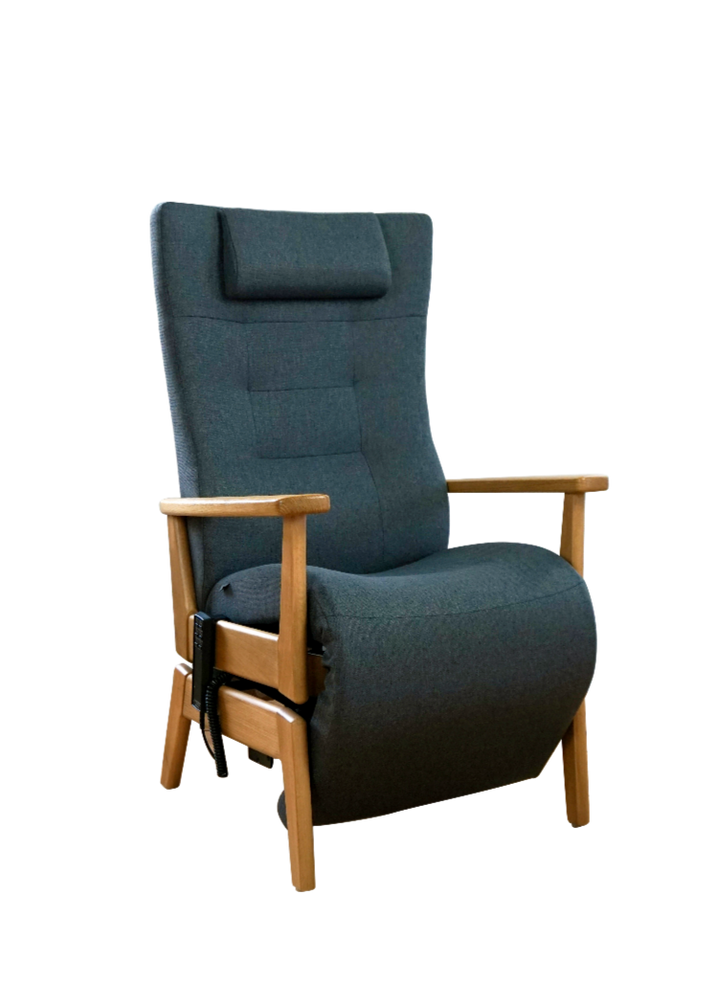 5040 Multiplus in oak