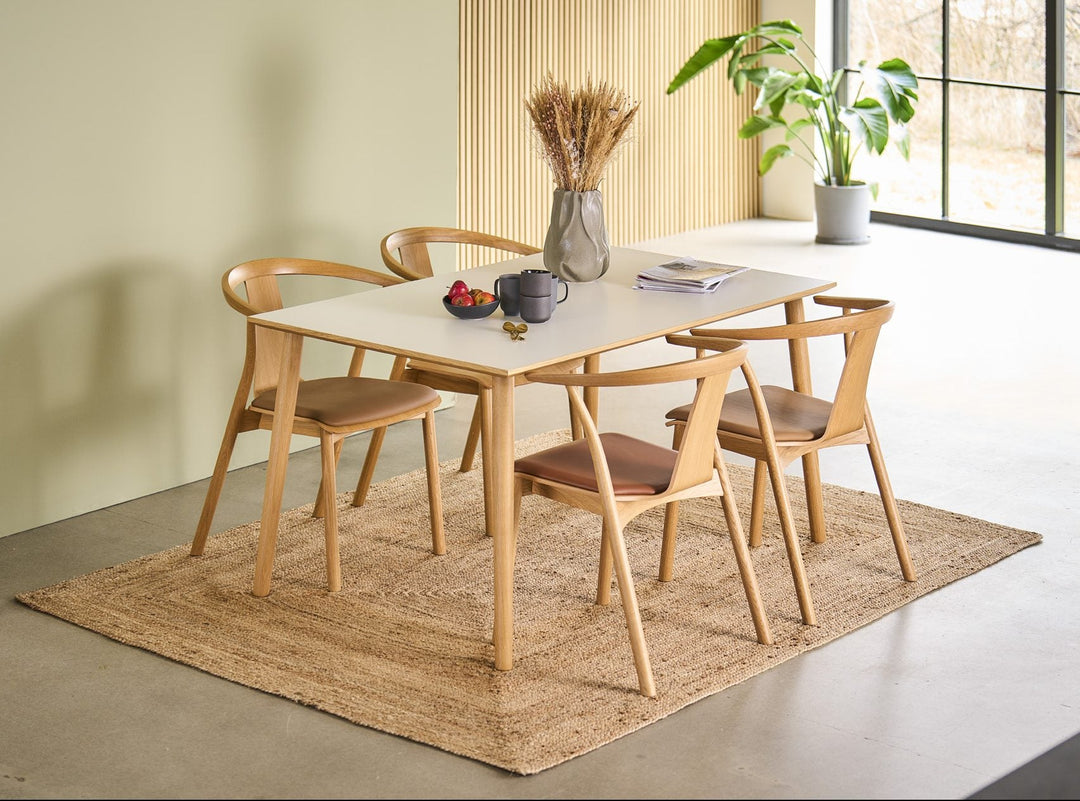 Dining table 3800 - Contract
